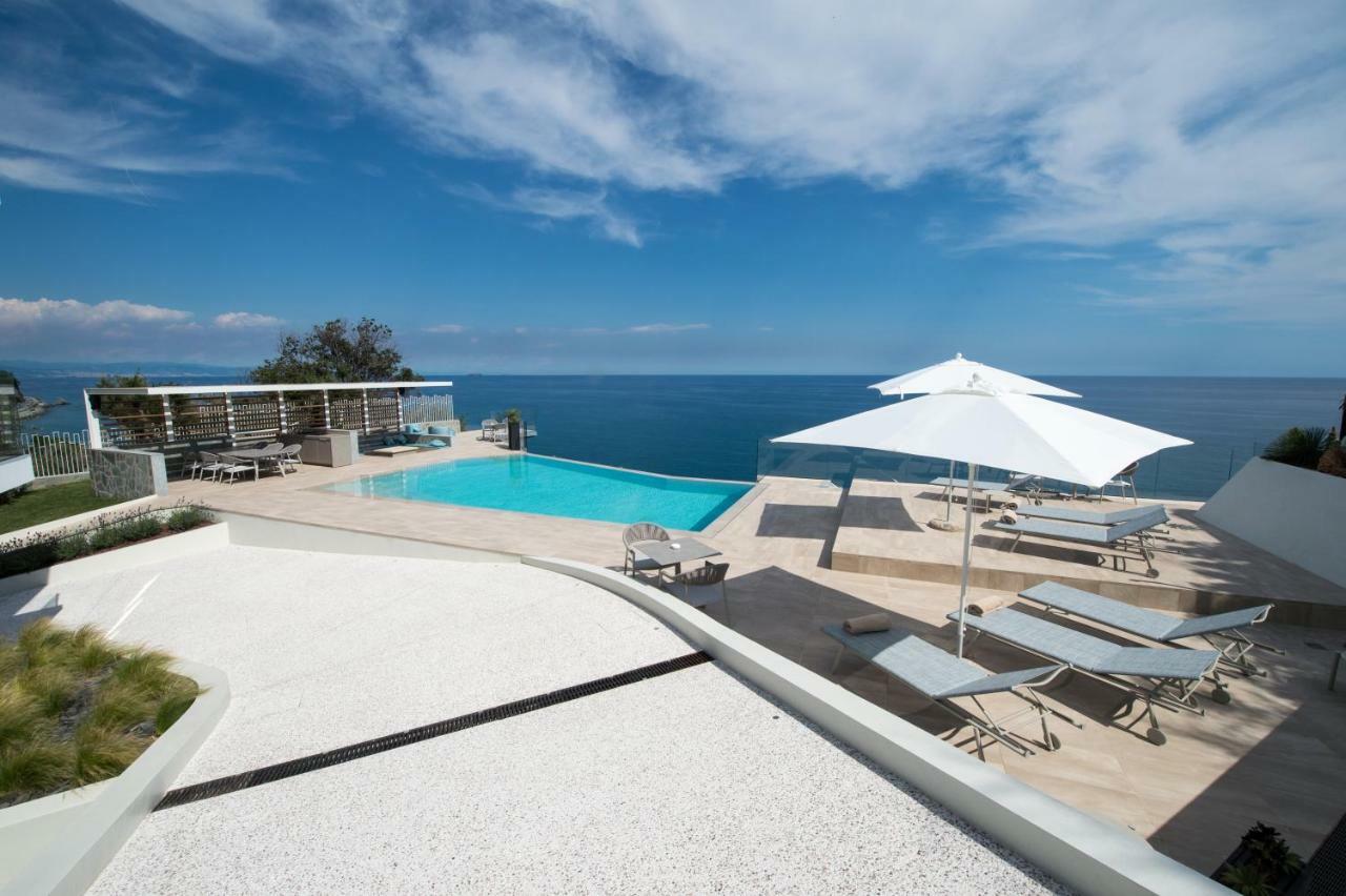 B&B Capo Torre Resort & Spa Albisola Superiore Exteriör bild